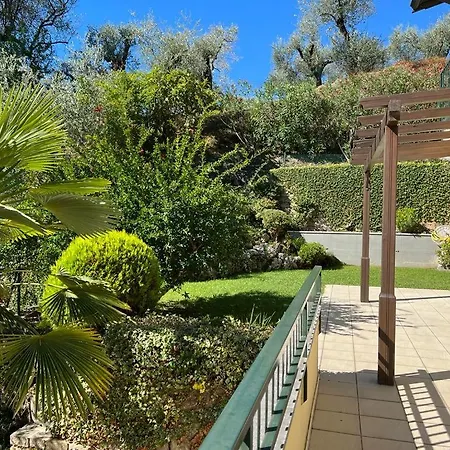 Vittoriale - Pool And Parking דירה