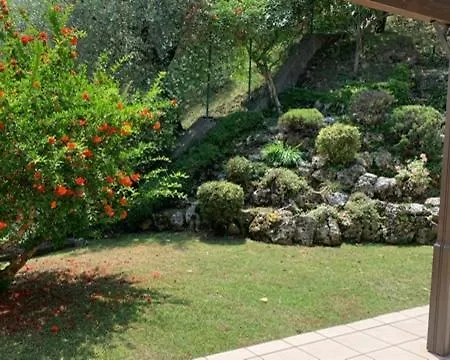Διαμέρισμα Vittoriale - Pool And Parking Gardone Riviera
